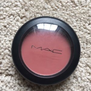 MAC blush in Pinch Me